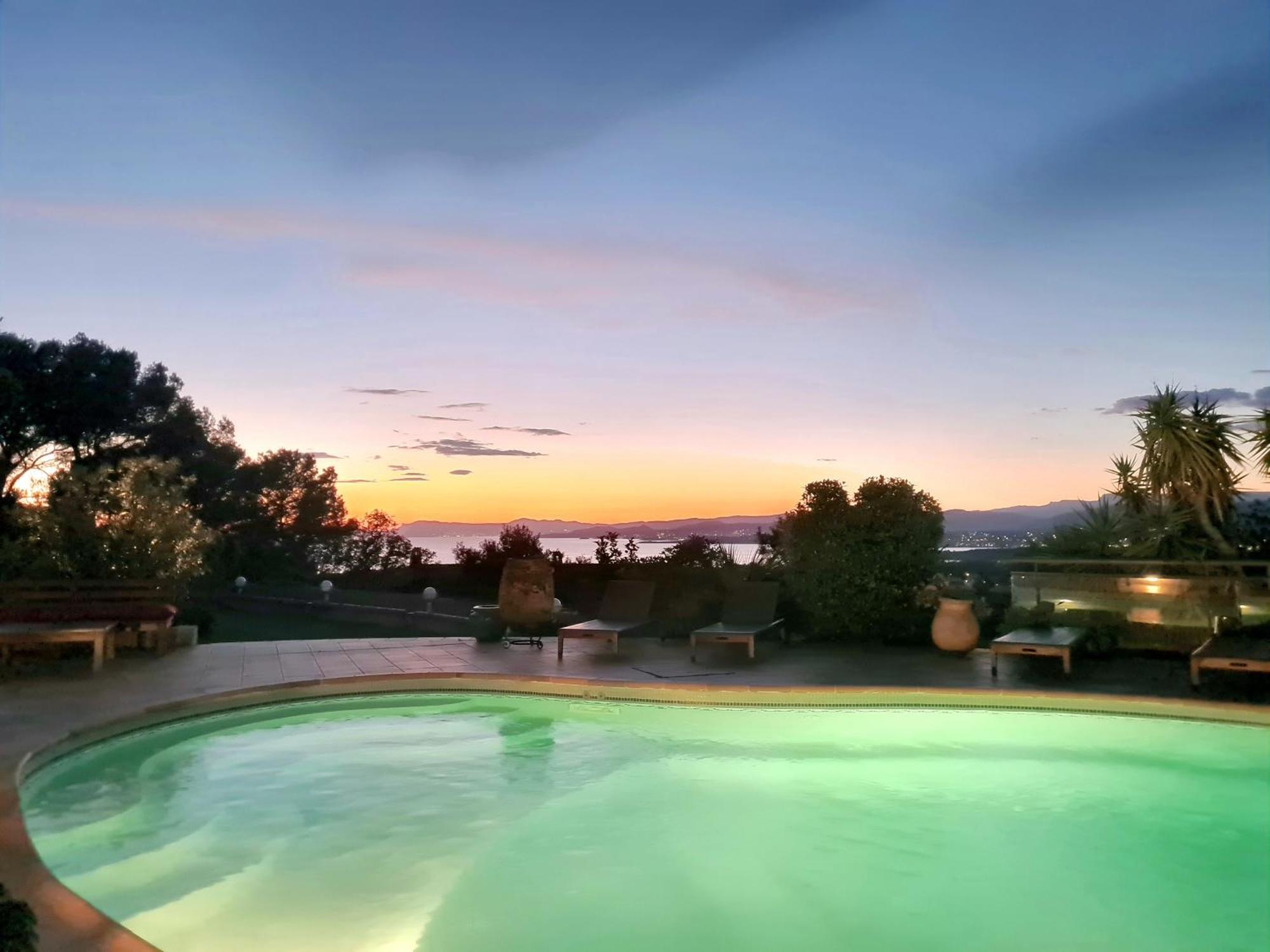 Villa M, Chambres D'Hotes, Vue Mer, Sauna, Piscine A Six-Fours 锡富尔勒普拉日 外观 照片